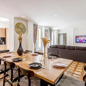 180 Eden, Luxury At Sacre Coeur Apartment