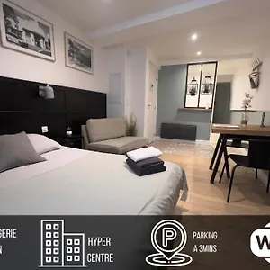 Lou Pitchoun Apartment